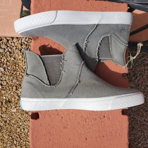 Blowfish Malibu Earth Torta Steel Gray Sz. 8 Ankle Sneaker - Picture 2 of 12